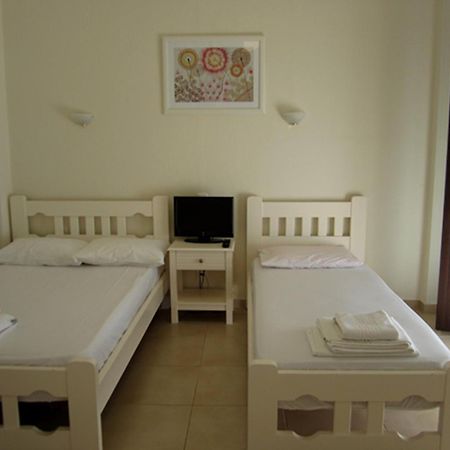 Spyrou Studios & Apartments Platanidia Extérieur photo
