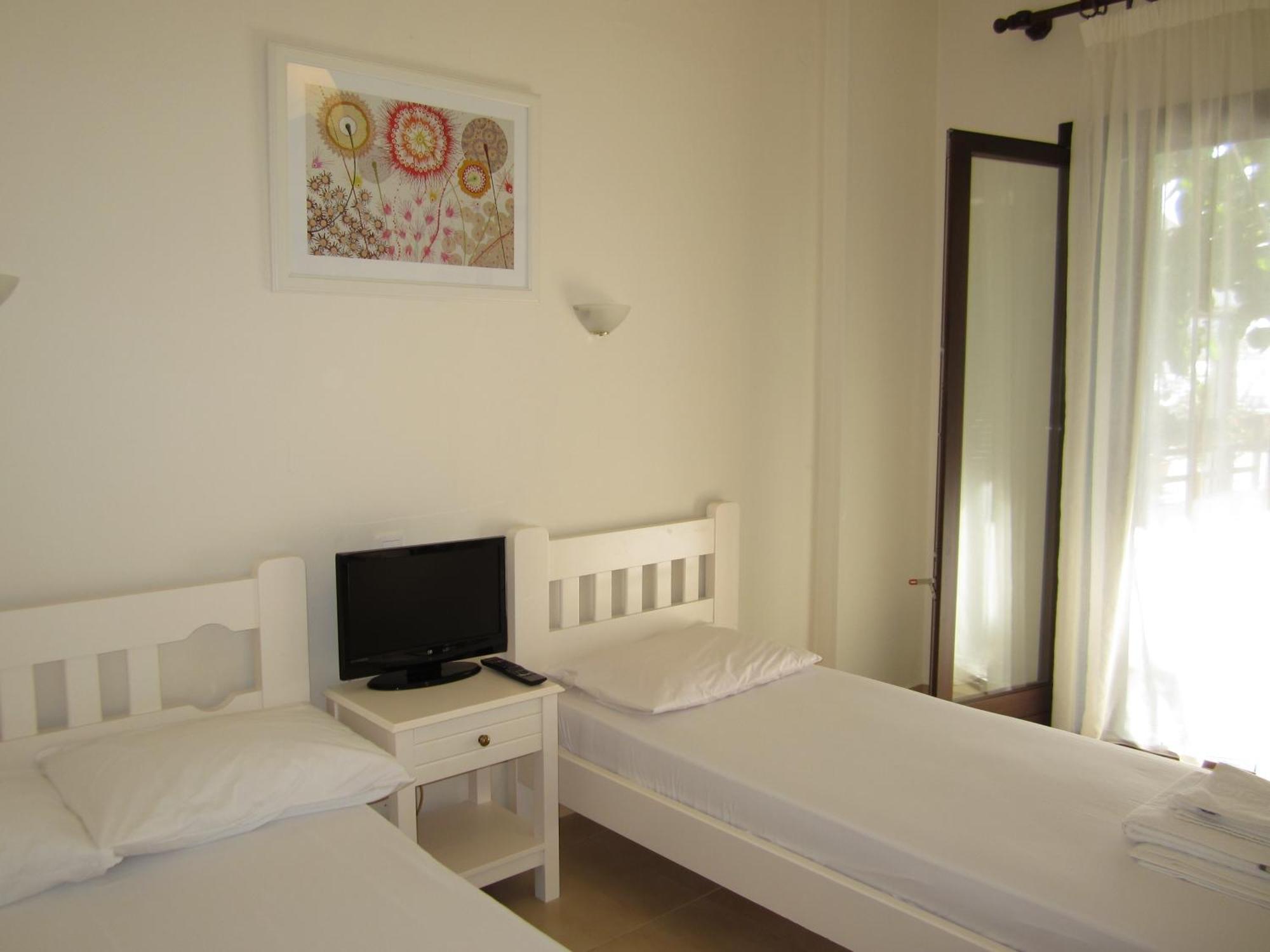 Spyrou Studios & Apartments Platanidia Extérieur photo